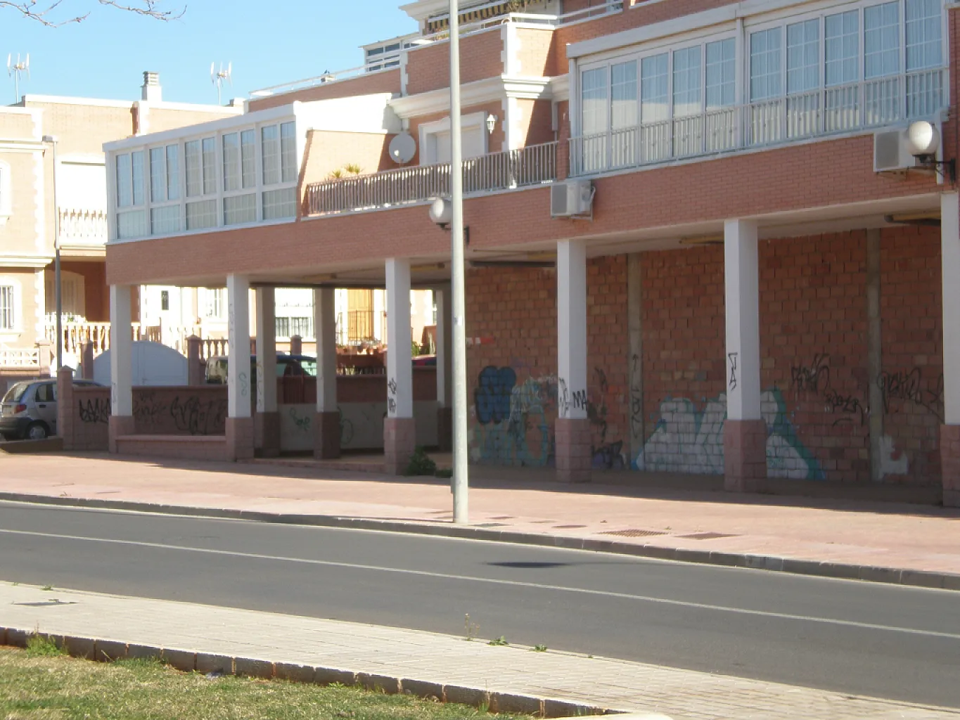 LOCAL COMERCIAL EN LA CAÑADA (ALMERIA)